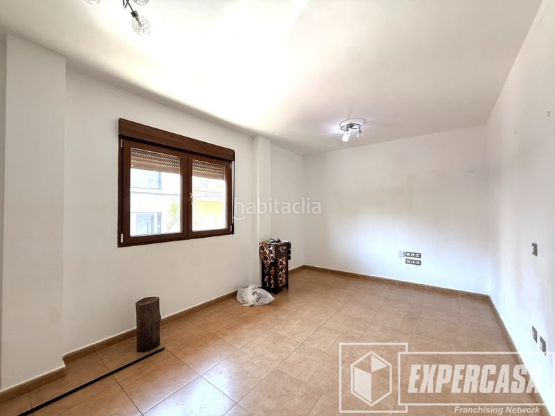 Foto 5794f49d-51cb-4b20-b89c-61cebf2287df. Flat with parking in Riba - roja de Túria