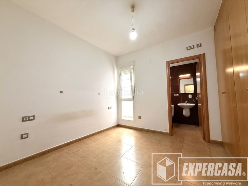Foto 78563fe6-823b-4aee-8805-d719c871ec1f. Flat with parking in Riba - roja de Túria