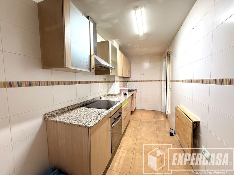Foto 7d4ee0e7-a3b1-4448-b898-3feb9cb58b65. Flat with parking in Riba - roja de Túria
