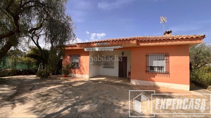 Foto d8b7e70c-5783-40b8-bdf0-0a6ab3ea3b9f. Chalet en Urbanizaciones Llíria