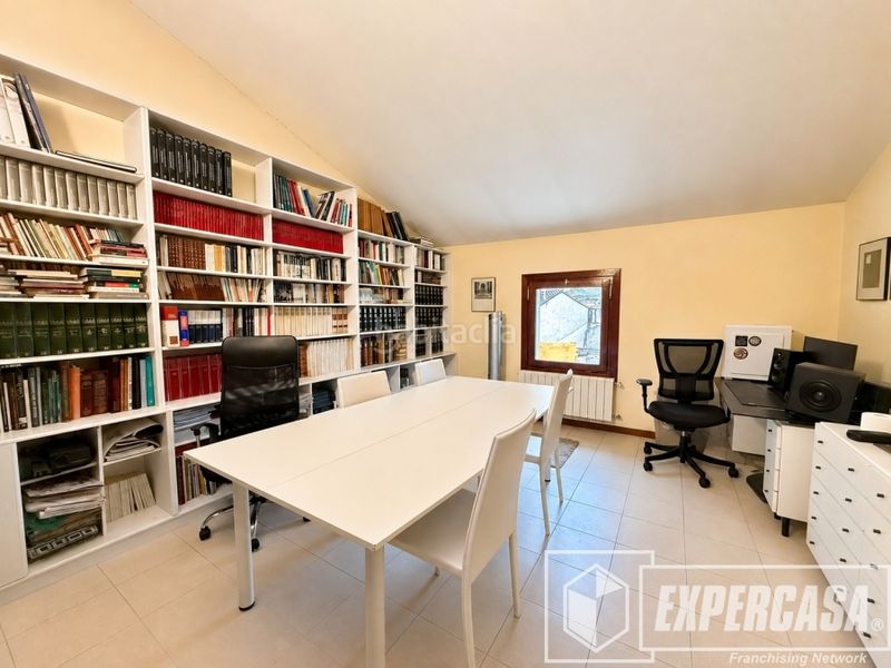 Foto d11a325e-6db0-4835-9ea6-c11dcb8b0751. Casa amb aparcament a Santa Bárbara Llíria