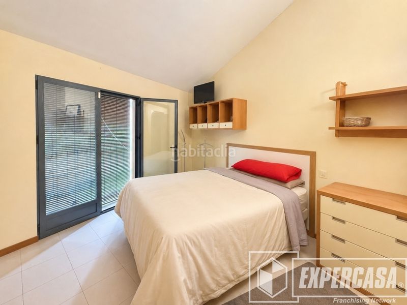 Foto f467498f-9d60-4216-a73e-e0a088c5aa9a. Casa amb aparcament a Santa Bárbara Llíria