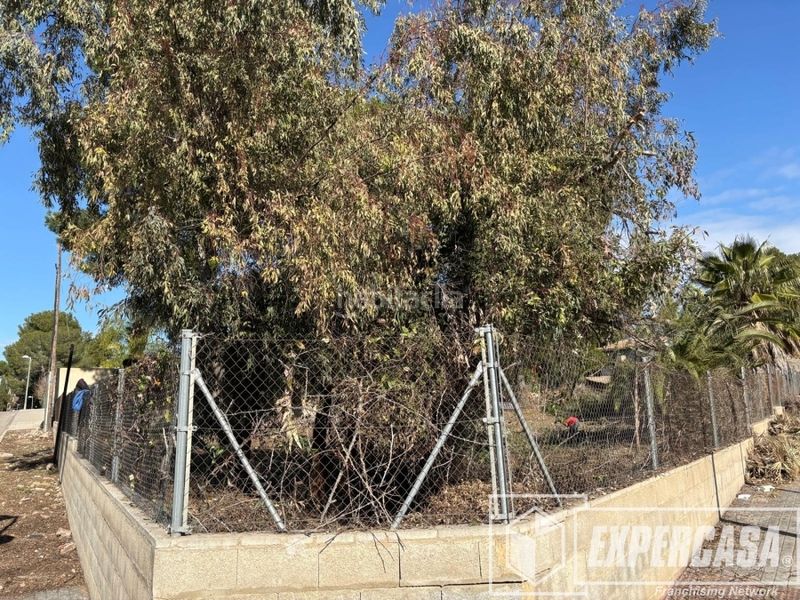 Foto b024b0ae-3ca3-41fb-8ee9-ce0843d9e693. Terreno residencial en La Cañada Paterna