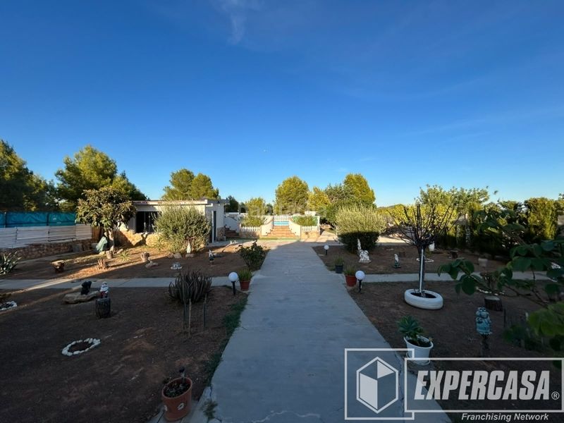 Foto c174038f-1d18-455a-abe9-8e67af4e6bb7. Xalet amb aparcament piscina a Benaguasil