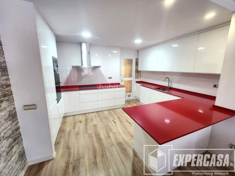 Foto afcd52d2-b334-484e-8b25-fc3e73840958. Miete etagenwohnung mit parking in Riba - roja de Túria
