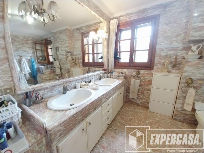 Foto edc2d4a0-4601-47f3-a26a-5b7928e1ab4c. Xalet amb calefacció aparcament piscina a El Vedat - Santa Apolonia Torrent