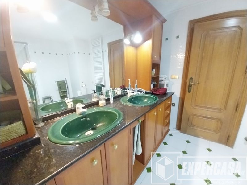 Foto f4d2e503-dde6-43b3-8d5e-0437c204235e. Xalet amb calefacció aparcament piscina a El Vedat - Santa Apolonia Torrent