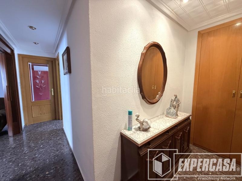 Foto 68e35902-a6d6-4dae-b9b0-fb79df960799. Piso en calle calle primero de mayo 1 en Riba - roja de Túria