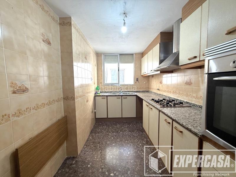 Foto 6bd64335-94bb-48ce-b04b-8c9007940f5f. Piso en calle calle primero de mayo 1 en Riba - roja de Túria