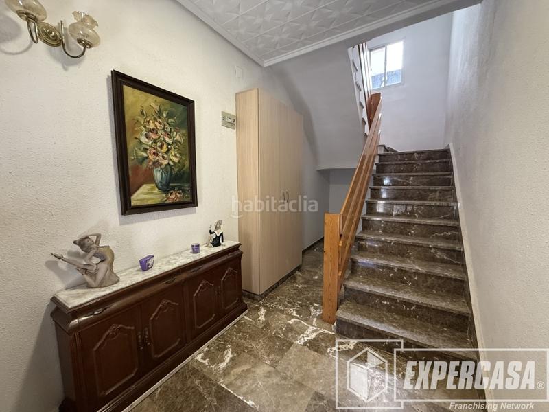 Foto f5373826-25dc-4228-8ff4-b47f3bf295f8. Piso en calle calle primero de mayo 1 en Riba - roja de Túria