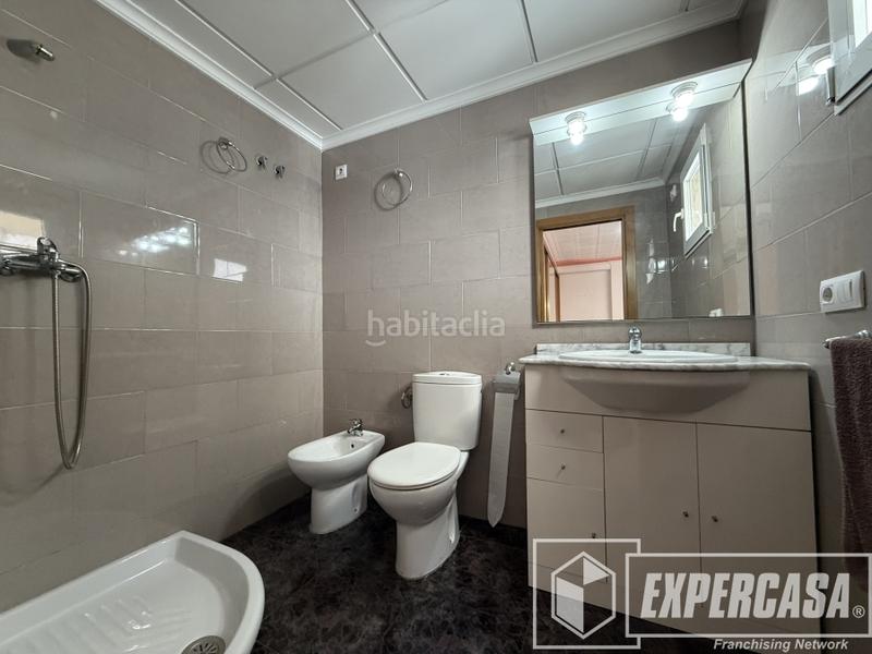 Foto fcee7f72-35e3-4c63-9835-571d7c6f31aa. Piso en calle calle primero de mayo 1 en Riba - roja de Túria