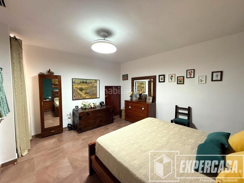 Foto ba32cefb-fc69-41f1-a1b8-9b1213fd9589. Casa en calle calle numancia 1 en Riba - roja de Túria