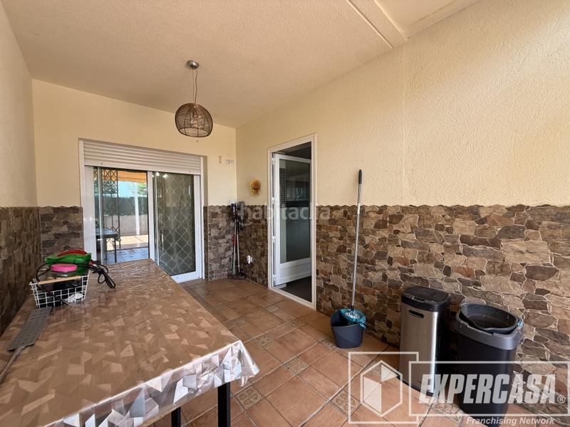 Foto 157df36b-c27b-43de-a8c5-f084f68007c6. Casa adosada en calle calle los naranjos (Loriguilla) 1 en Loriguilla