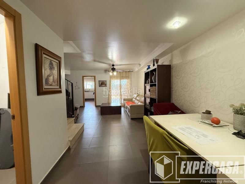 Foto f1689b53-ebb4-4f4b-bd47-582ecf1ae585. Casa adosada en calle calle los naranjos (Loriguilla) 1 en Loriguilla