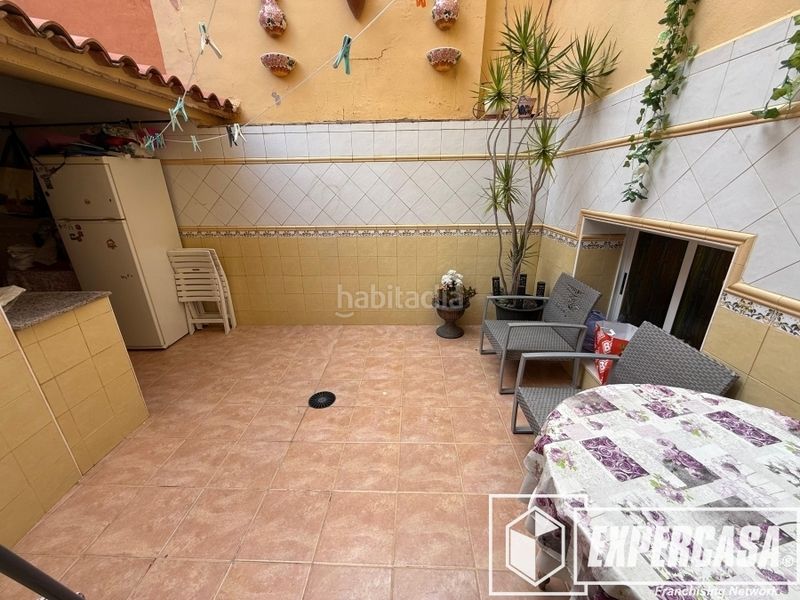 Foto 0b452ff9-d37f-4a15-8cfd-f064878eb9d3. Edificio in calle santa ana 13 in Casco Antiguo Llíria