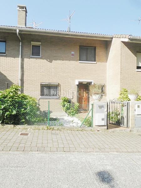 Foto ab6f66e6-ad0f-43e6-bad8-c5ddab2cb654. Affitto casa a schiera con riscaldamento parcheggio in Berrioplano