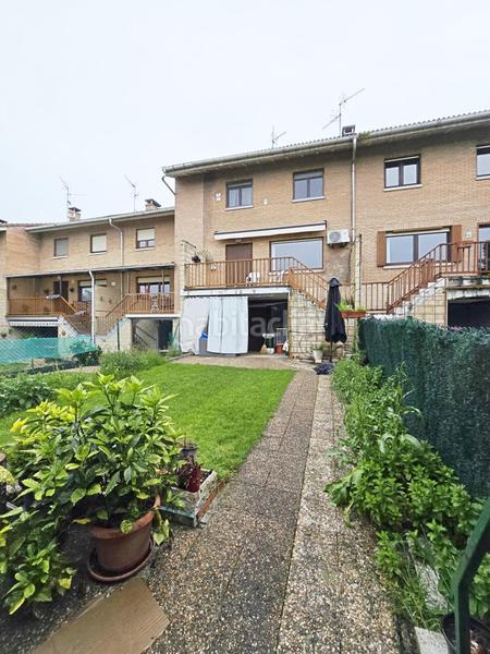 Foto f44e5de1-5ce8-4512-b879-8ce8b77196b5. Affitto casa a schiera con riscaldamento parcheggio in Berrioplano