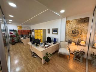 Local Comercial  Calle portal de beln