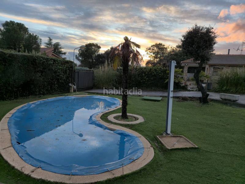 Foto a8fde26e-164a-4eab-9a1b-72c7b99c2224. Xalet amb xemeneia calefacció aparcament piscina a Nuevo Baztán