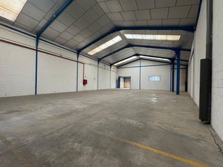 Bâtiment à usage industriel à Zona Industrial. Nave industrial en venta o alquiler – totalmente diáfana con pat
