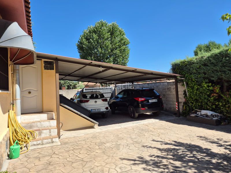 Foto bc45786e-0a02-42c3-b91d-a643f2c43317. Xalet amb xemeneia calefacció aparcament piscina a Nuevo Baztán