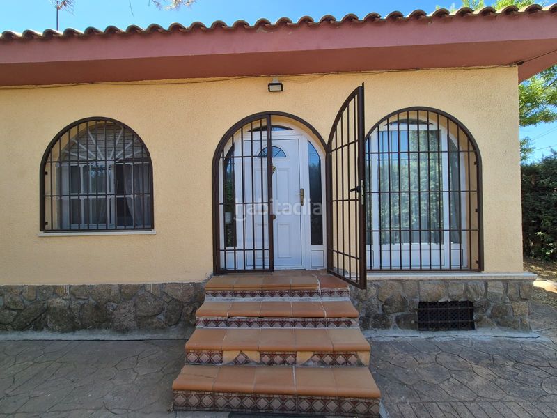 Foto e969d311-e6e0-4e67-9e76-83046c597db2. Xalet amb xemeneia calefacció aparcament piscina a Nuevo Baztán