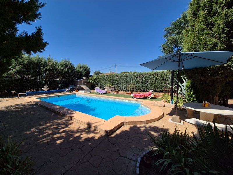 Foto f426b497-3d91-47f5-a5e9-8a633b4e7b38. Xalet amb xemeneia calefacció aparcament piscina a Nuevo Baztán