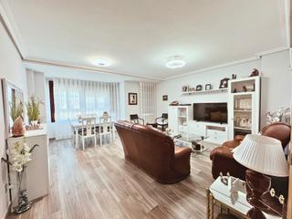 Pis  Calle cortinas de cervantes. Inmobiliaria innova ofrece espectacular piso recién reformado