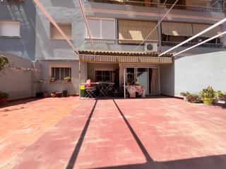 Apartament  Carrer de senija. Piso en zona plaza paris 3 dormitorios y gran terraza de 98 m2
