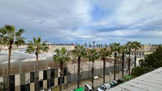 Pis  Passeig de salvat papasseit. Dplex en venta con vistas al mar