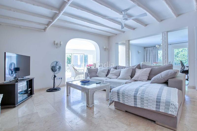 Foto 45b05e4a-0471-4140-b661-afded3dcb0c5. Casa villa independiente junto a la playa en san pedro en Marbella
