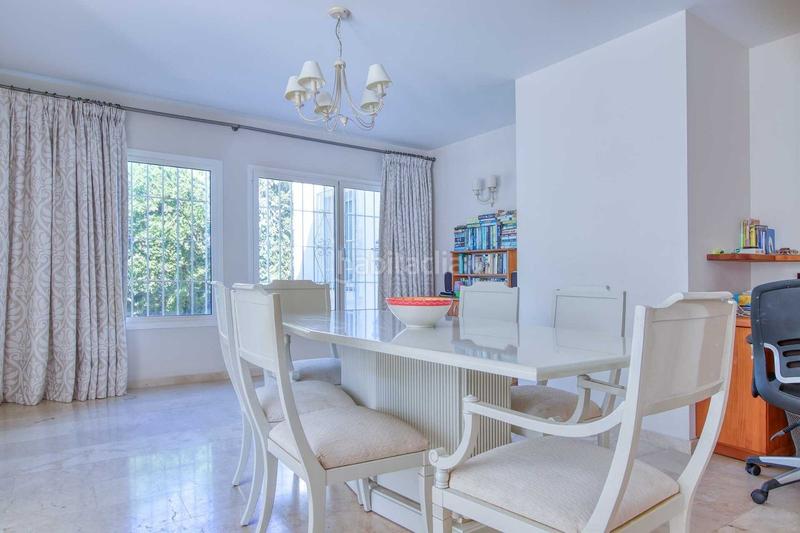 Foto b7bf03af-ade4-44c6-a851-3d5ed1b98961. Casa villa independiente junto a la playa en san pedro en Marbella