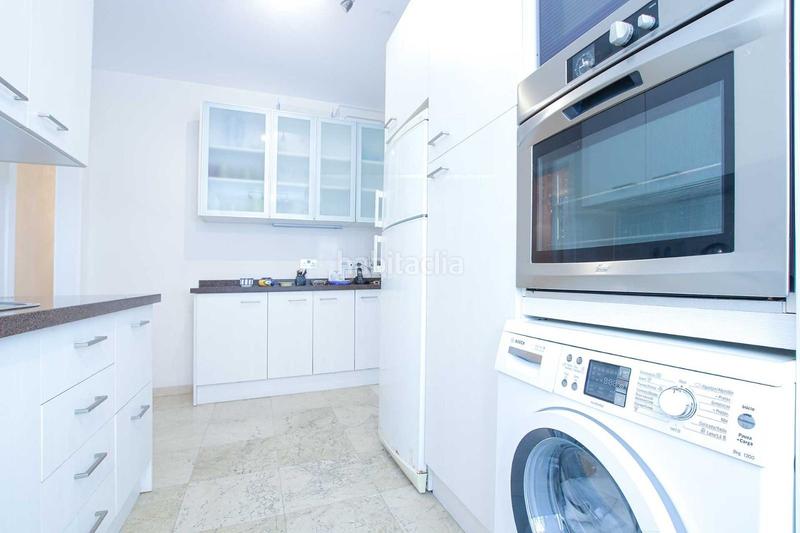 Foto c9b5e1ff-3d24-4c95-a6e1-9185ef780bc1. Casa villa independiente junto a la playa en san pedro en Marbella