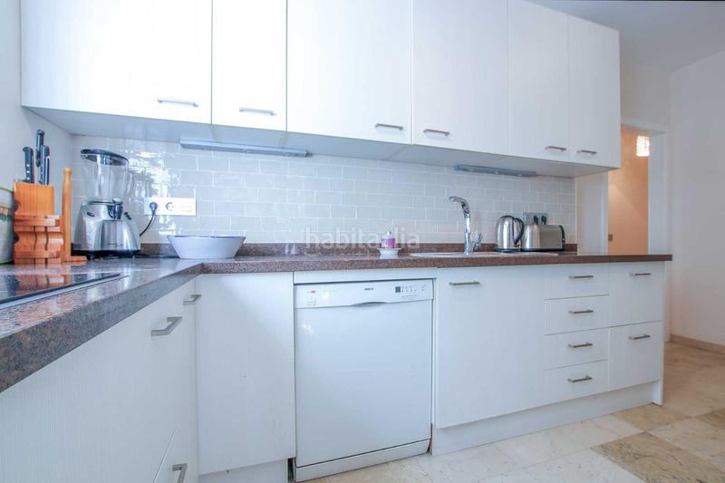 Foto eb4e1a9b-fc3c-41d4-b386-2738e0de5a43. Casa villa independiente junto a la playa en san pedro en Marbella
