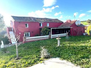 Masia a Coín. Propiedad ideal como inversión, finca dividida en 5 apartamentos