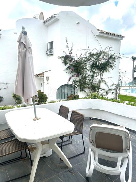 Foto 3ac720cb-60f7-4361-9bf3-a698e7db98d1. Casa amb aparcament piscina a Calahonda Mijas