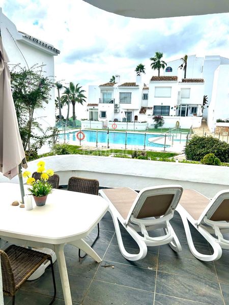 Foto caedaafc-f9f1-48d8-937f-4eea97c48a77. Casa amb aparcament piscina a Calahonda Mijas