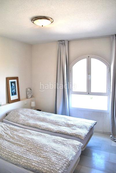 Foto ec754bcf-0b6c-433f-90b7-ef2c59a27db9. Piccolo appartamento con parcheggio piscina in El Faro de Calaburra - Chaparral Mijas