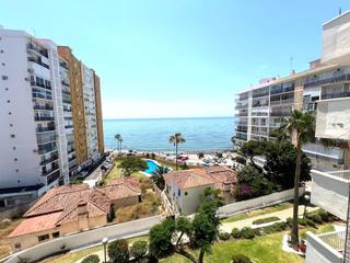 Apartamento en Calahonda. Apartamento de 2 habitaciones frente a la playa.
