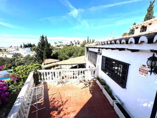 Casa a Campo de Mijas. Amplia villa cerca de mijas que se beneficiaría de algunas moder
