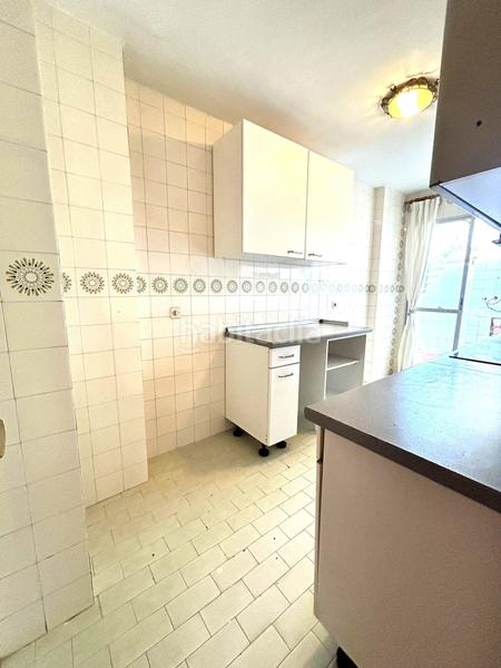 Foto e828e9b7-fd0a-44cc-bedd-27cc1bc1cdc8. Apartment with parking pool in Elviria Marbella