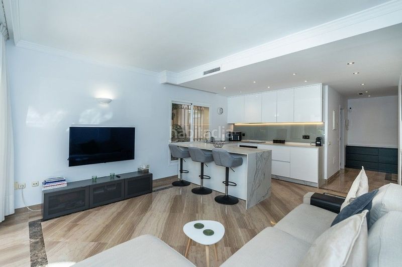 Foto 565c0bc7-e52f-4e53-a6db-78d469328678. Apartament amb aparcament piscina a Santa María Marbella