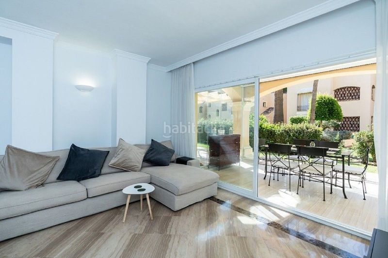 Foto 8c285a01-c195-4e48-9d22-c9c7f4a45137. Apartament amb aparcament piscina a Santa María Marbella