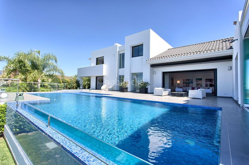 Foto 8627dbaf-50ef-4fb8-bbc9-866d5162da23. Casa amb piscina a los arqueros - puerto del almendro Benahavís