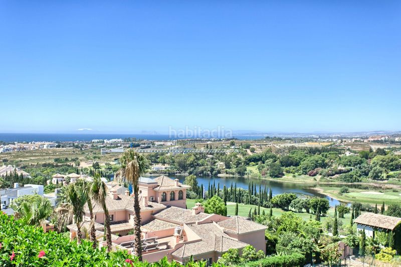 Foto 8ccc2af0-2e82-4d88-bc7c-174f40a5afd5. Casa amb piscina a los arqueros - puerto del almendro Benahavís