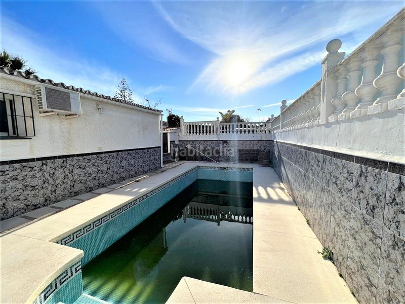Foto f011ad09-7c00-43f4-9d6d-3d904c6c9c00. Casa amb aparcament piscina a El Faro de Calaburra - Chaparral Mijas