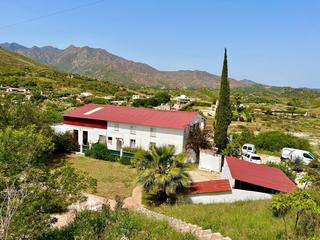 Masia a Valtocado - La Alquería - La Atalaya. Casa más 3 apartamentos y establos.