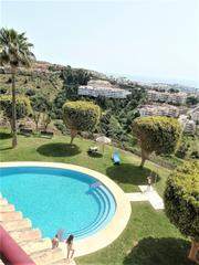 Apartament en Calahonda. Apartamento espacioso de 2 habitaciones y 2 baos en calahonda.