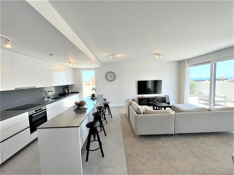 Foto 3d302a40-16c4-4614-aab0-79870bf9f4ef. Apartamento el mejor ático en venta en la cala , a 3 minutos a pie de la playa, con piscinas privadas y comunitarias. en Mijas