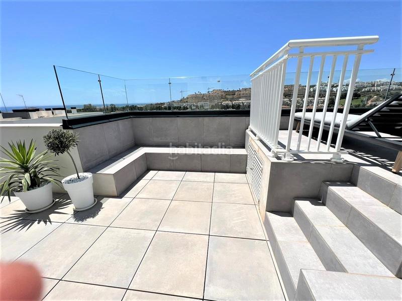 Foto bb61aa75-f251-4063-be4e-4ac5aeaf638e. Apartamento el mejor ático en venta en la cala , a 3 minutos a pie de la playa, con piscinas privadas y comunitarias. en Mijas